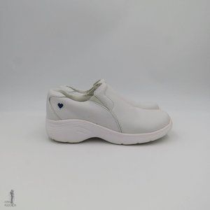 Nurseβ Mates Dove Womens 6.5